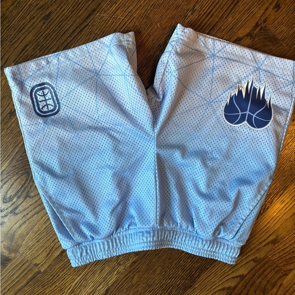 Overtime Youth XL cold hearts shorts - Picture 3 of 3